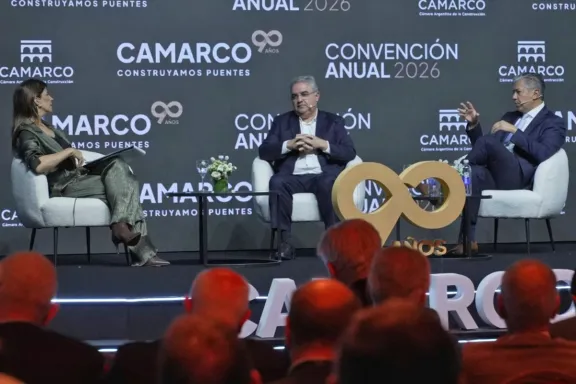Figueroa destacó la importancia de la infraestructura para lograr igualdad territorial.