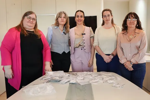 El Hospital Castro Rendón incorpora nuevo instrumental quirúrgico para cirugías de cabeza y cuello.