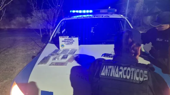 Perros ayudan a incautar droga en Plottier.