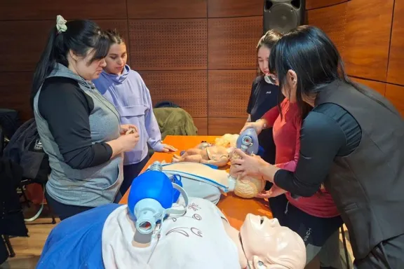 El sistema público capacita a su personal para enfrentar el invierno de forma eficiente.