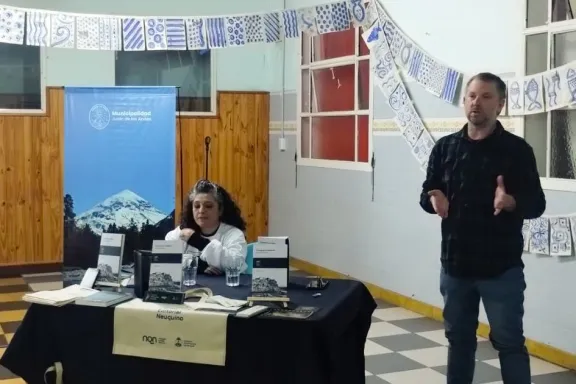 Descubre la literatura regional: el Fondo Editorial Neuquino la impulsa