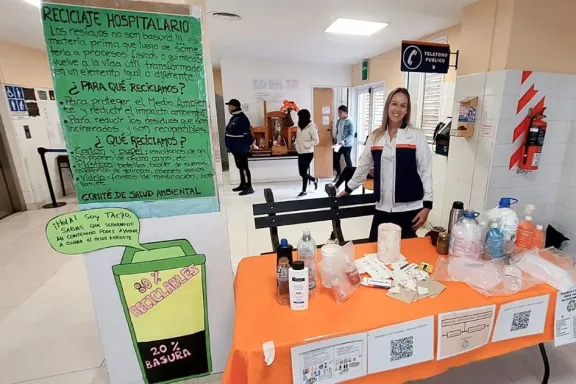 Salud promueve iniciativas para disminuir el uso de plásticos en la sociedad.