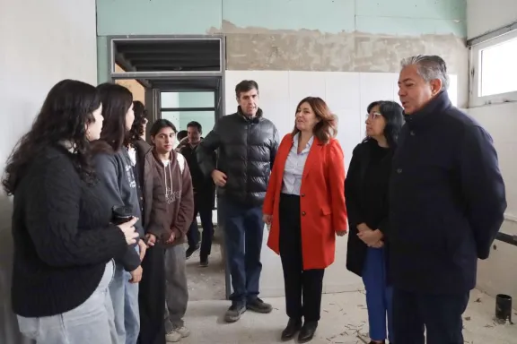 Avance del 57% en la ampliación de la EPET N° 9 de Plottier.