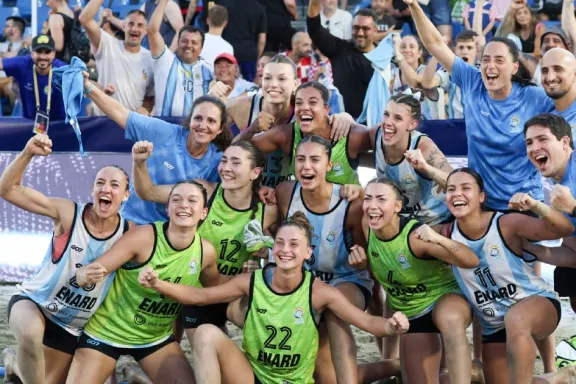 Gisella Bonomi y Delfina Gratti: el nuevo talento neuquino detrás de Kamikazes.