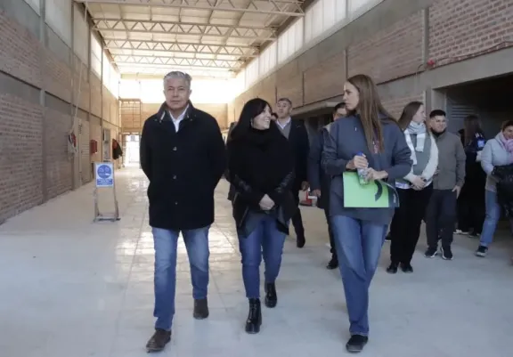 Neuquén lidera la inversión educativa por alumno en Argentina.