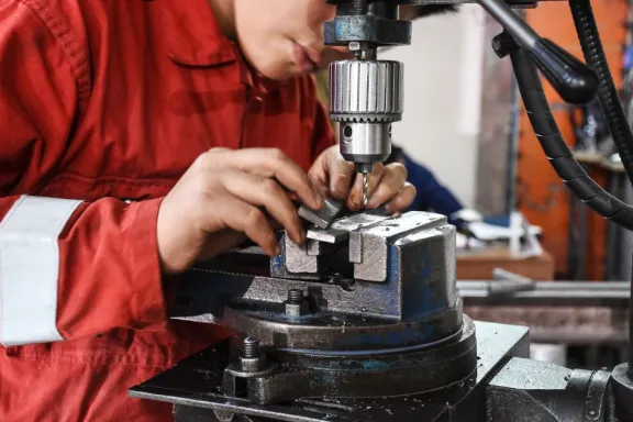 Más de 1.100 estudiantes de escuelas técnicas continuarán sus clases en invierno.