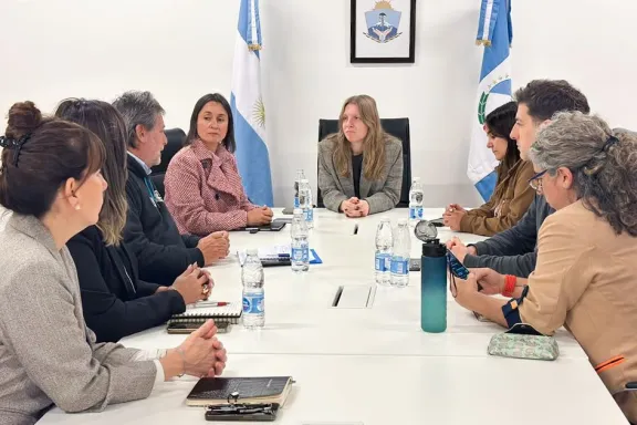 Provincia y UNICEF impulsan espacios para escuchar y promover derechos de adolescentes.