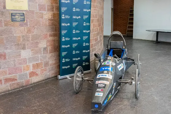 Estudiantes de escuelas técnicas diseñarán autos eléctricos para la Fórmula Lanín.