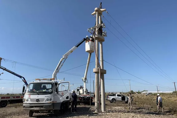 Centenario: avanza la normalización del servicio eléctrico en la región.