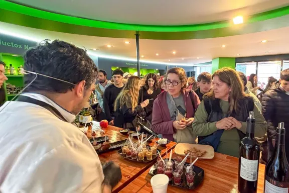Neuquén brilla en la Expo Rural 2026 con vinos, sabores y turismo.