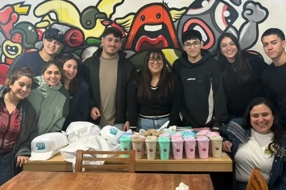Jóvenes de Rincón de los Sauces crean un nuevo espacio para el diálogo y la conexión.