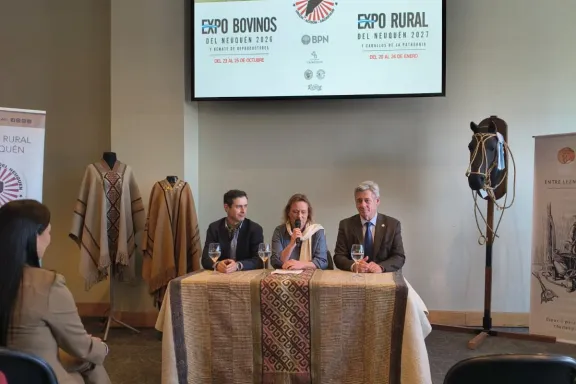 La Sociedad Rural del Neuquén exhibe sus mejores productos en la Rural de Palermo.