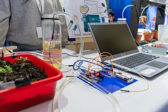 Abre el registro de docentes para programas FinEsTec y tutorías 2026. ¡Inscribite ya!