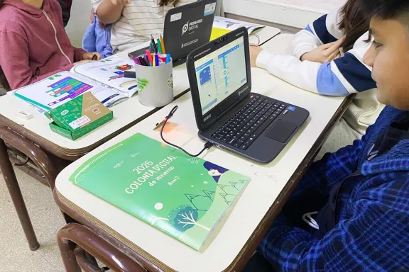 Revolución digital: mil estudiantes de la provincia transforman sus vacaciones educativas.