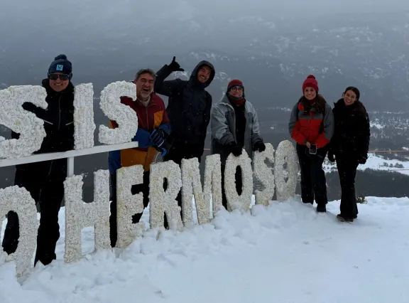 Creadores brasileños exploran la nieve en Neuquén.
