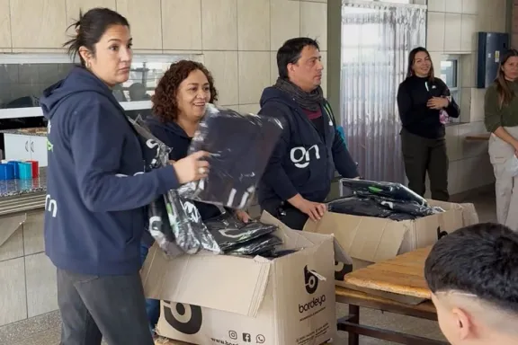 Estudiantes y docentes agrotécnicos se capacitaron en ganadería para mejorar su formación.