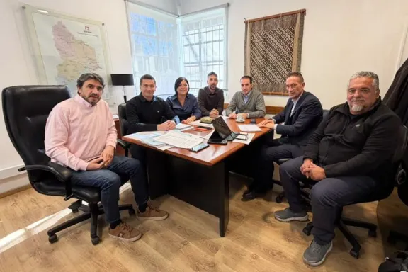 Acuerdo entre EPEN y San Martín de los Andes para regularizar la deuda eléctrica.