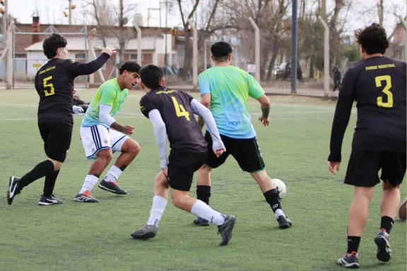 28 equipos y 250 jugadores compiten por la pasión del fútbol argentino