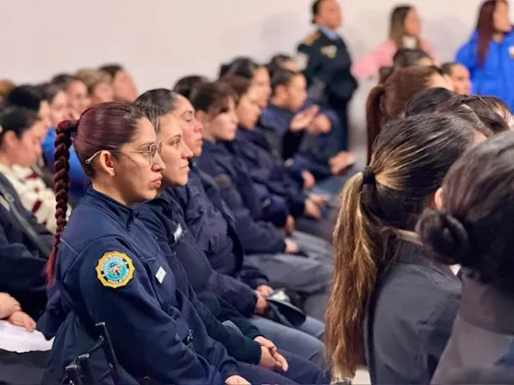 Reconocimiento a las mujeres que protegen a la comunidad neuquina