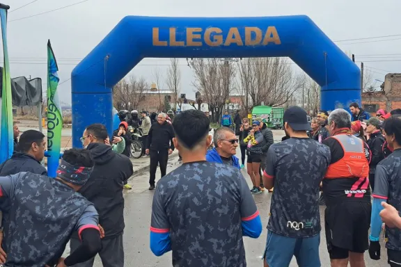 Más deportes en los festejos del barrio Ciudad Industrial Obispo Jaime de Nevares.