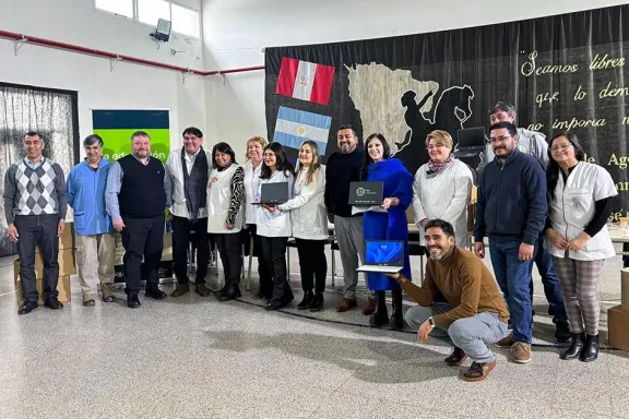 Se inicia la entrega de equipamiento tecnológico en escuelas de la provincia.