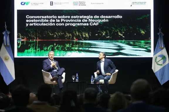 CAF celebra 25 años en Argentina eligiendo Neuquén y resalta su trabajo constante desde el inicio.