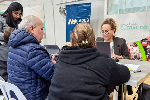 Neuquén implementa políticas para regularizar pagos de viviendas y mejorar acceso a la vivienda.