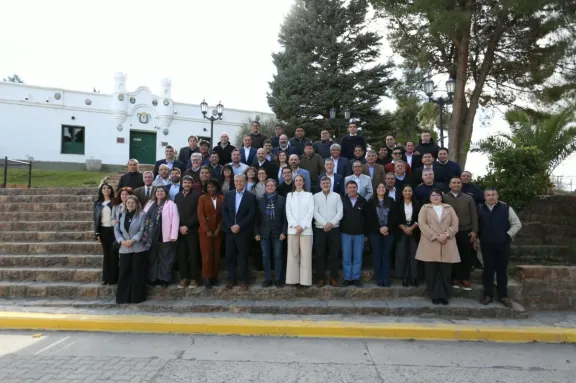 Figueroa inicia obras clave para el desarrollo de Neuquén.
