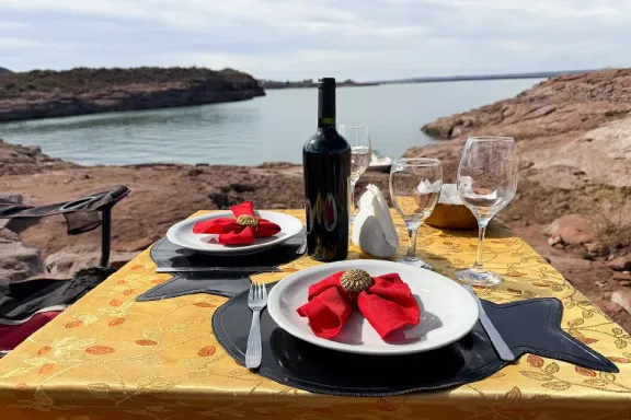 Descubrí El Chocón: un día de pesca, dinosaurios, gastronomía y paisajes ideales para la familia.