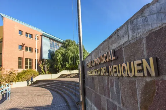 Educación devolverá a los docentes los descuentos erróneos aplicados en sus sueldos.
