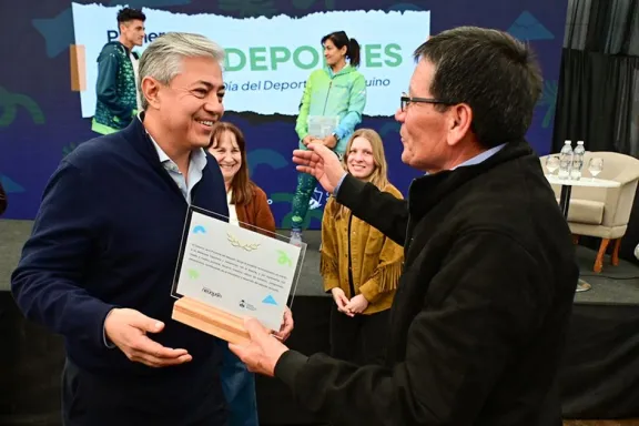 Tranquilino Valenzuela: un legado de atletismo y desarrollo deportivo en Neuquén.