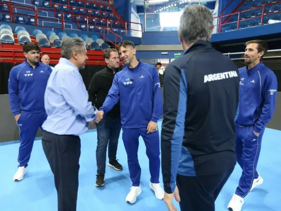 El Ruca Che está preparado para recibir la Copa Davis.