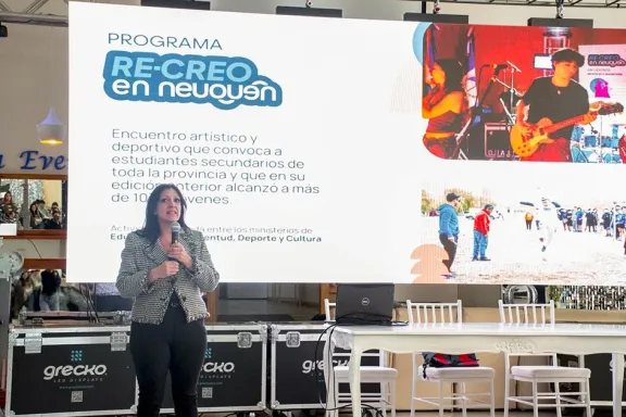 Neuquén inauguró el primer encuentro de Centros de Estudiantes en la región.