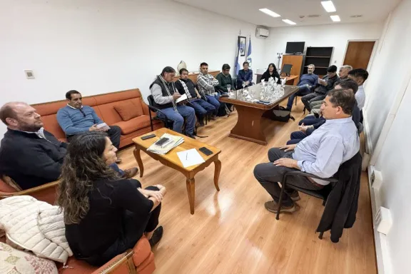 Delegados neuquinos abordan agenda de regionalización, producción y obras en su territorio