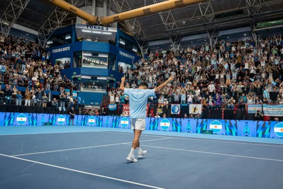 Argentina alcanza su victoria número cien en la Copa Davis en el Ruca Che.