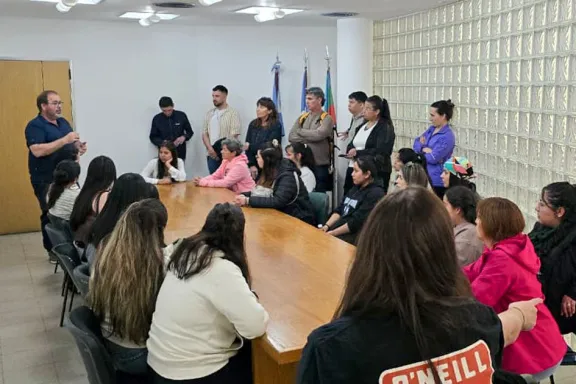 Futuros docentes de Añelo visitan el CPE para potenciar su formación profesional.