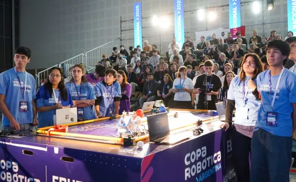 Jóvenes talentos competirán en la Copa Robótica en el Centro Domuyo.