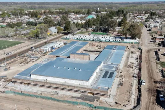 La construcción del edificio de la EPET 26 avanza y ya supera el 70% de ejecución.