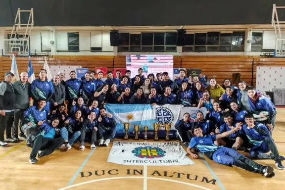 La UNCo brilla en los primeros Juegos Interuniversitarios en Chile.