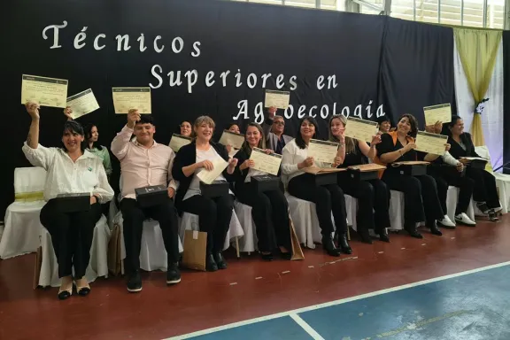 Mariano Moreno festejó la graduación de la primera promoción de la Tecnicatura en Agroecología.