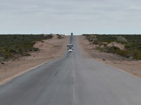Neuquén implementará prueba piloto de bitrenes para mejorar el transporte de cargas en Vaca Muerta.