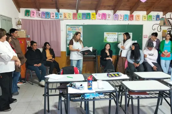 Educación evalúa mejoras en infraestructura con la participación de comunidades educativas.