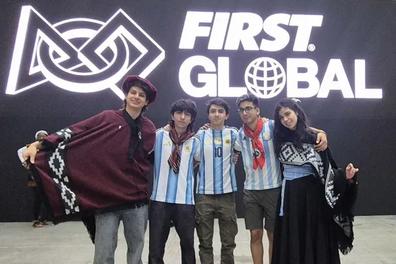 Estudiantes neuquinos representan a Argentina en el Mundial de Robótica en Corea.