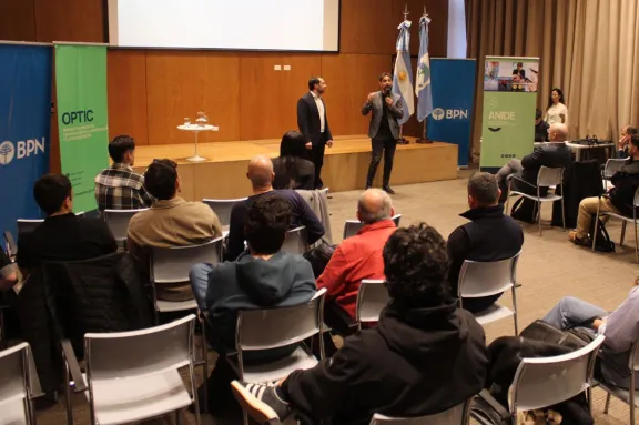 Provincia y Cisco Networking Academy ofrecen cursos de IA para jóvenes.