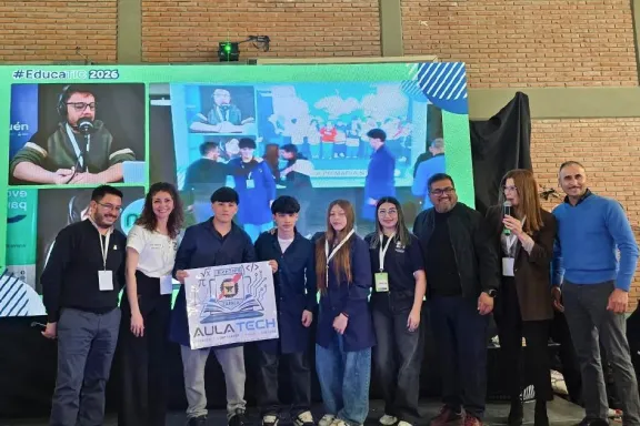 Estudiantes de la EPET 11 crean ‘AulaTech’ para mejorar el aprendizaje en las aulas.
