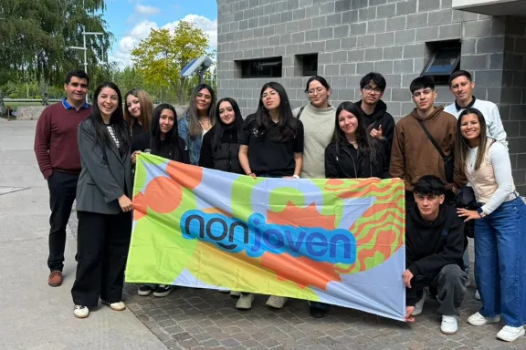 Juventud asesora a estudiantes de El Cholar en la elección de su formación superior.