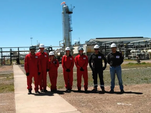 Legisladores de La Pampa recorrieron el yacimiento Aguada Pichana Este para evaluar su potencial.