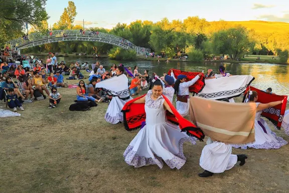 Fiestas populares: una celebración que define nuestra identidad cultural.
