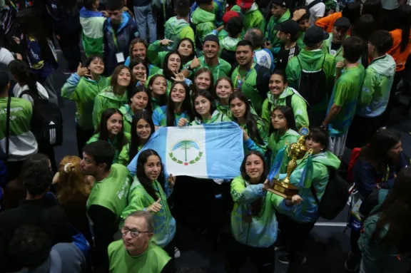 Neuquén se despide con bronce en fútbol y básquet femenino.